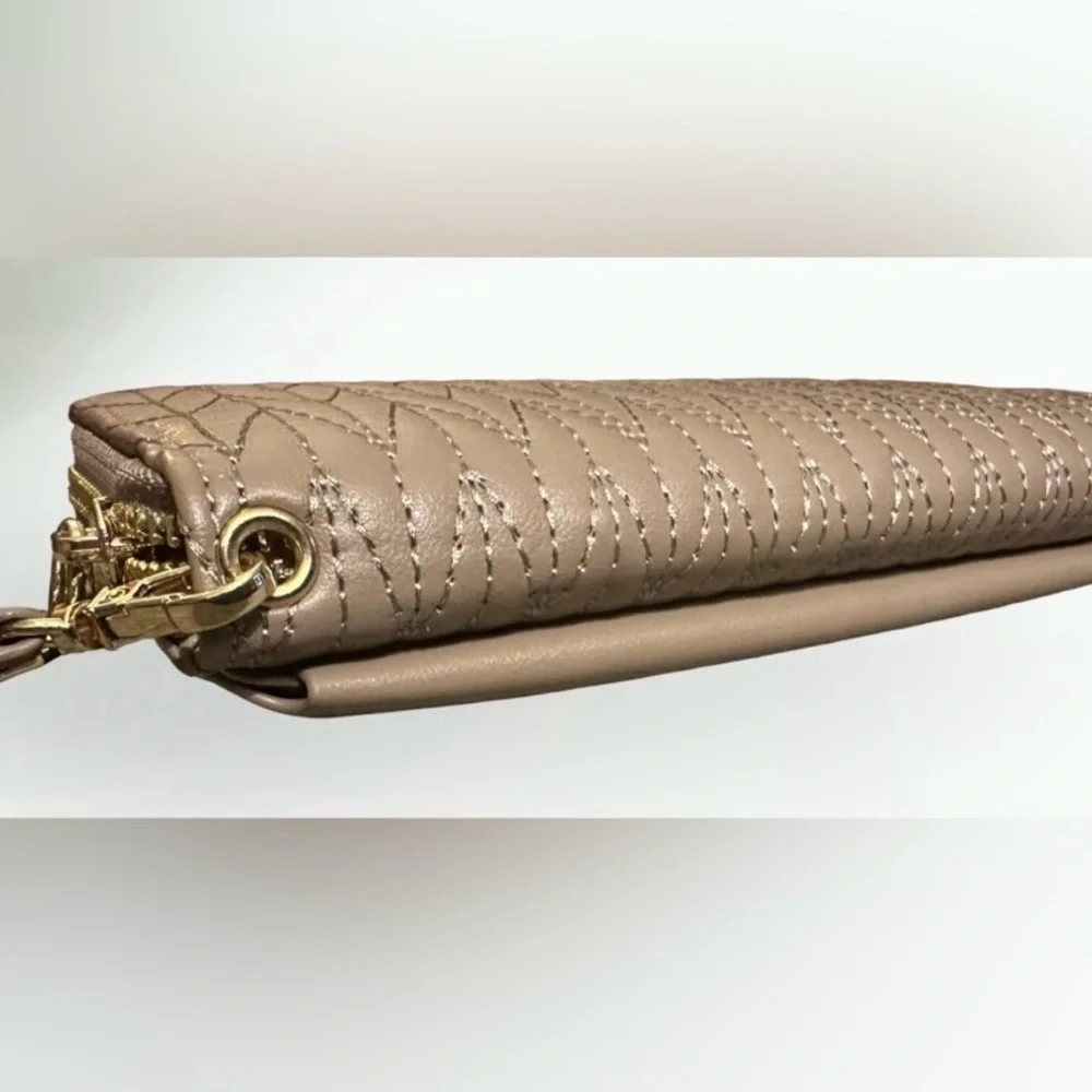 🤎Badgley Mischka Taupe/Tan Zip Around Wallet w/ Cellphone‎ Pocket NEW/NWT🤎